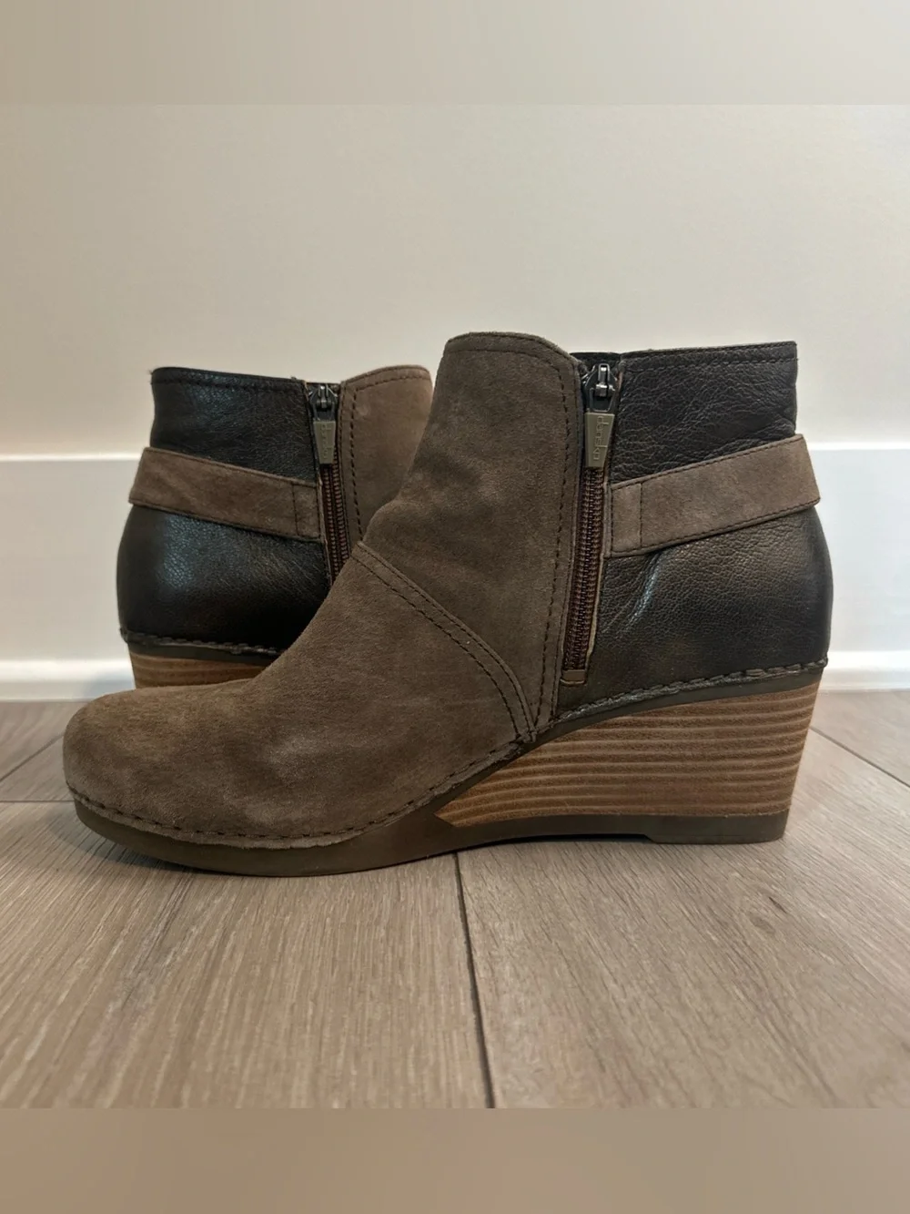 Dansko Shirley Wedge Suede Leather Ankle Booties EUR 41 USA Women 10.5-11 Brown